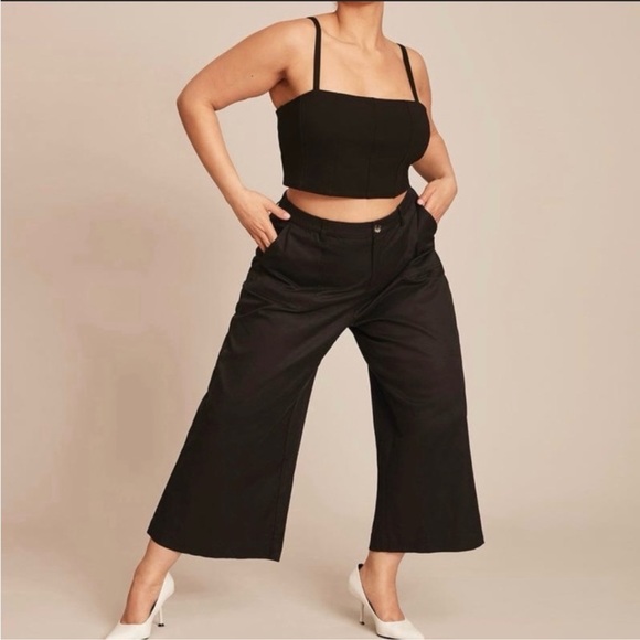 11 Honore Shayla Cropped Tank in Black (3) - Picture 2 of 13